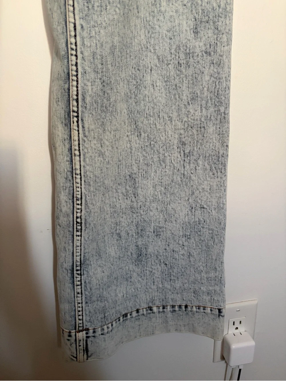 ULLA JOHNSON High-Waist Tie-Belt Wide-Leg Jeans - Light Acid Wash Blue - 6 - Picture 9 of 12